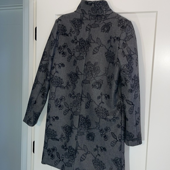 Women Gray Floral Faux Wool Coat - Picture 8 of 11